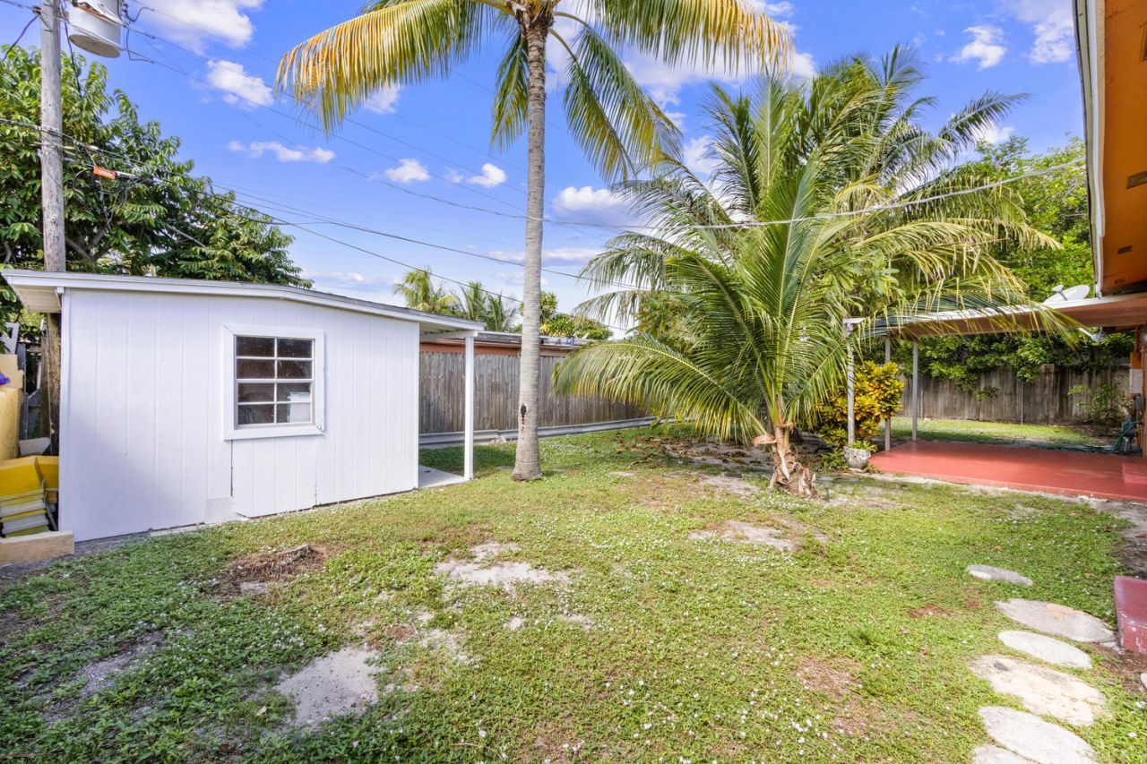 3329 El Vedado Court E, West Palm Beach, FL 33405 Photo