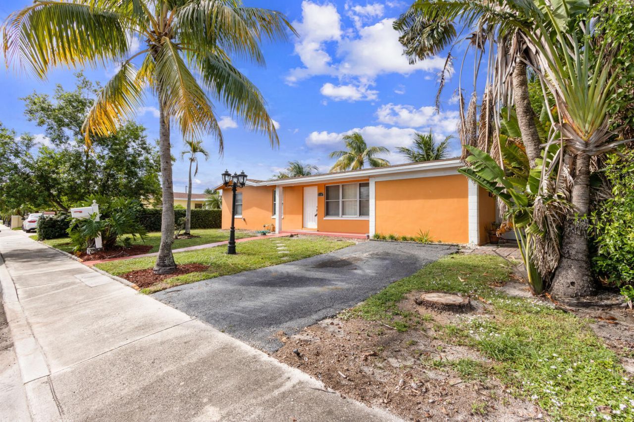 3329 El Vedado Court E, West Palm Beach, FL 33405 Photo