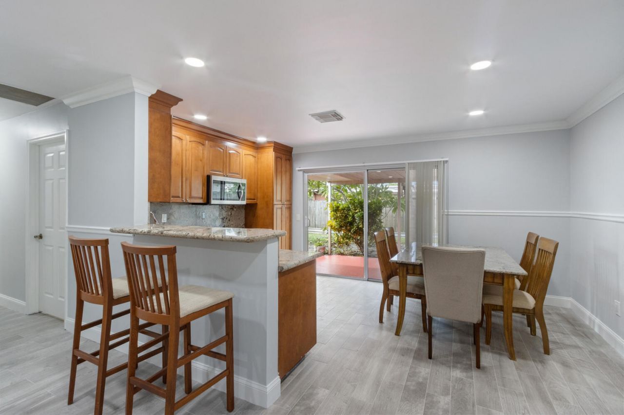 3329 El Vedado Court E, West Palm Beach, FL 33405 Photo