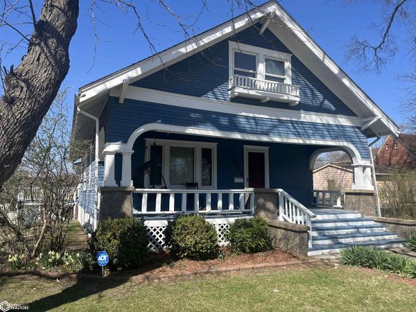 903 E Burlington Avenue, Fairfield, IA 52556