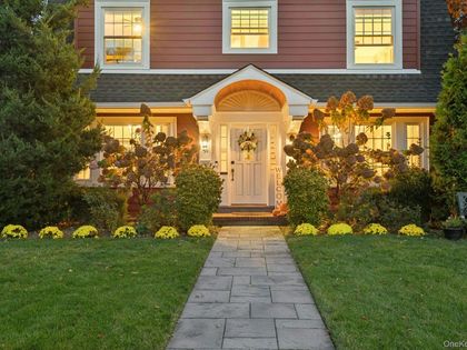 30 School Street East Williston, NY 11596