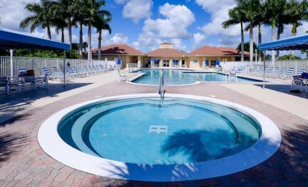 562 SW Saint Martins Cove, Port Saint Lucie, FL 34986 Photo