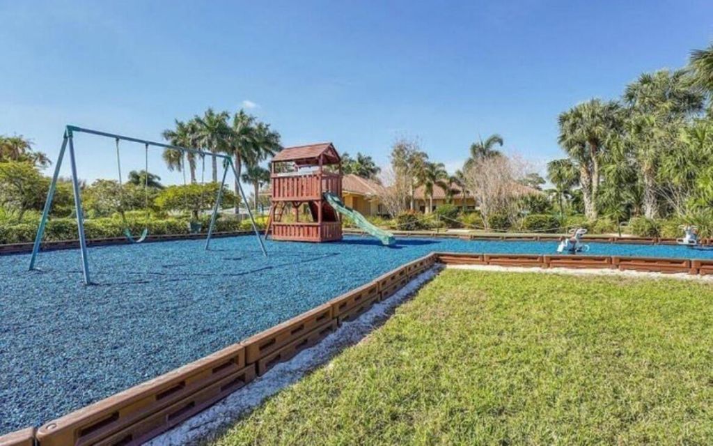 562 SW Saint Martins Cove, Port Saint Lucie, FL 34986 Photo