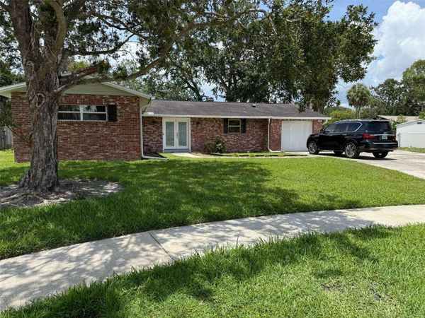 8401 BLACKSTONE COURT, TAMPA, FL 33615