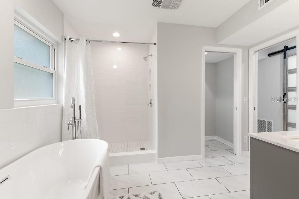 8401 Blackstone Court, Tampa, FL 33615 Photo