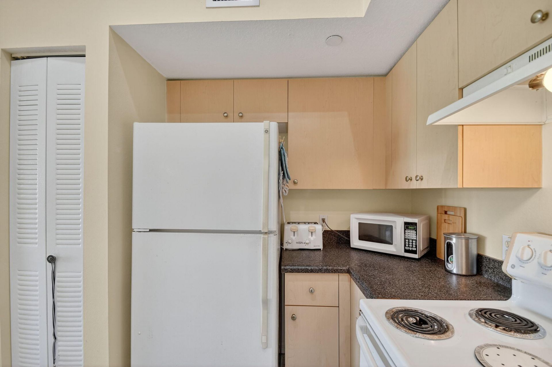 4180 San Marino Boulevard, Unit 304, West Palm Beach, FL 33409 Photo