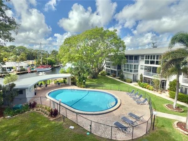 1200 SW 12th St, Unit 305, Fort Lauderdale, FL 33315