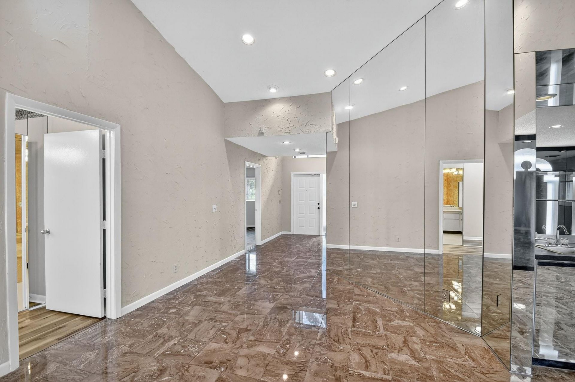 6869 Fountains Circle, Unit 6869, Lake Worth, FL 33467 Photo