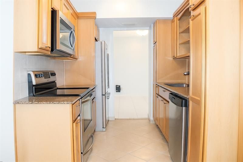 4330 Hillcrest Dr, Unit 506, Hollywood, FL 33021 Photo