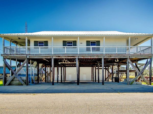 999 Four Point Rd, Dulac, LA 70353