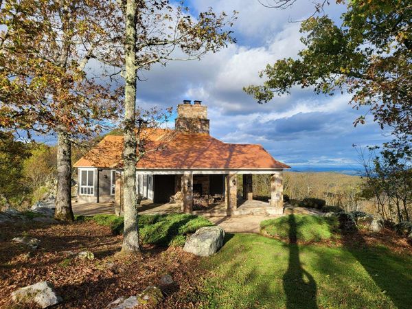 504 AIRPORT DR, HOT SPRINGS, VA 24445