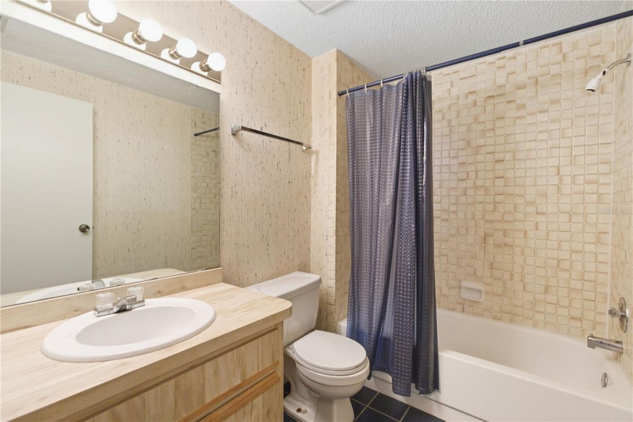 5908 36th Avenue Circle W, Bradenton, FL 34209 Photo