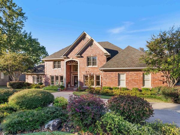 16 Hickory Creek Drive, Little Rock, AR 72212