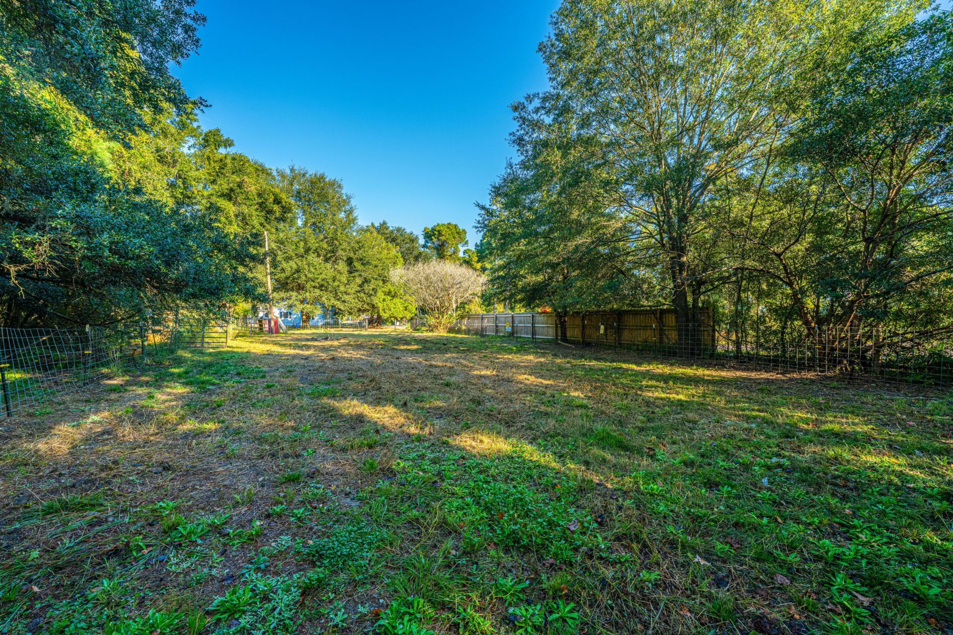 1063 S Pinckney Street Photo 19