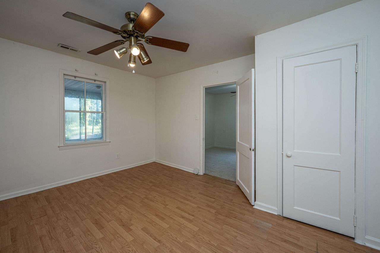 1063 S Pinckney Street Photo 19