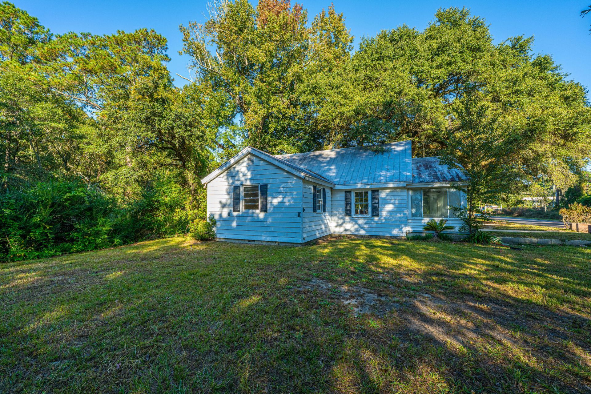 1063 S Pinckney Street Photo 22