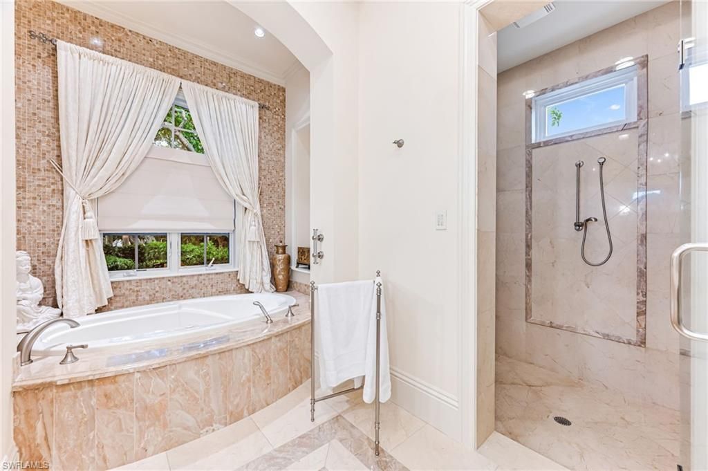 2560 W Half Moon Walk, Naples, FL 34102 Photo