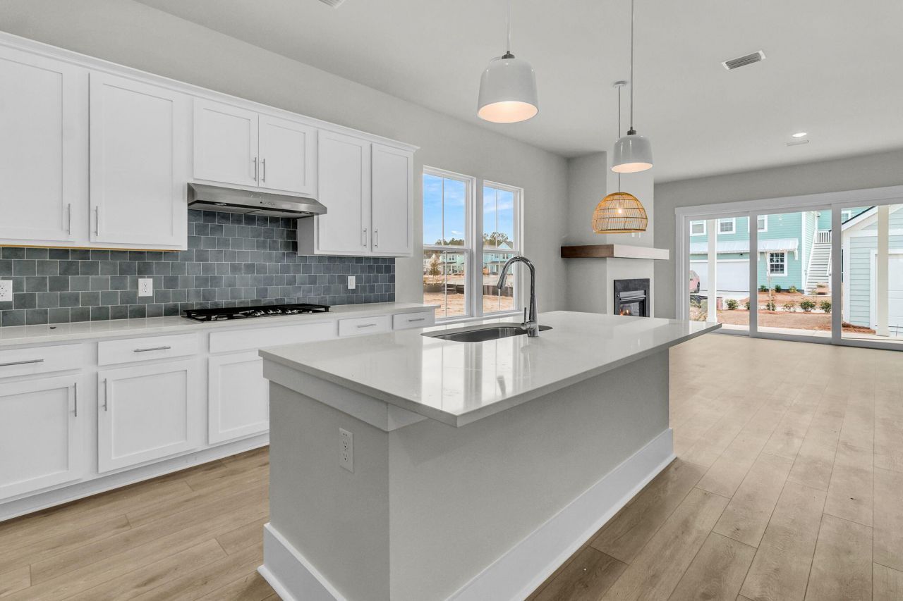 749 Blueway Avenue Photo 12