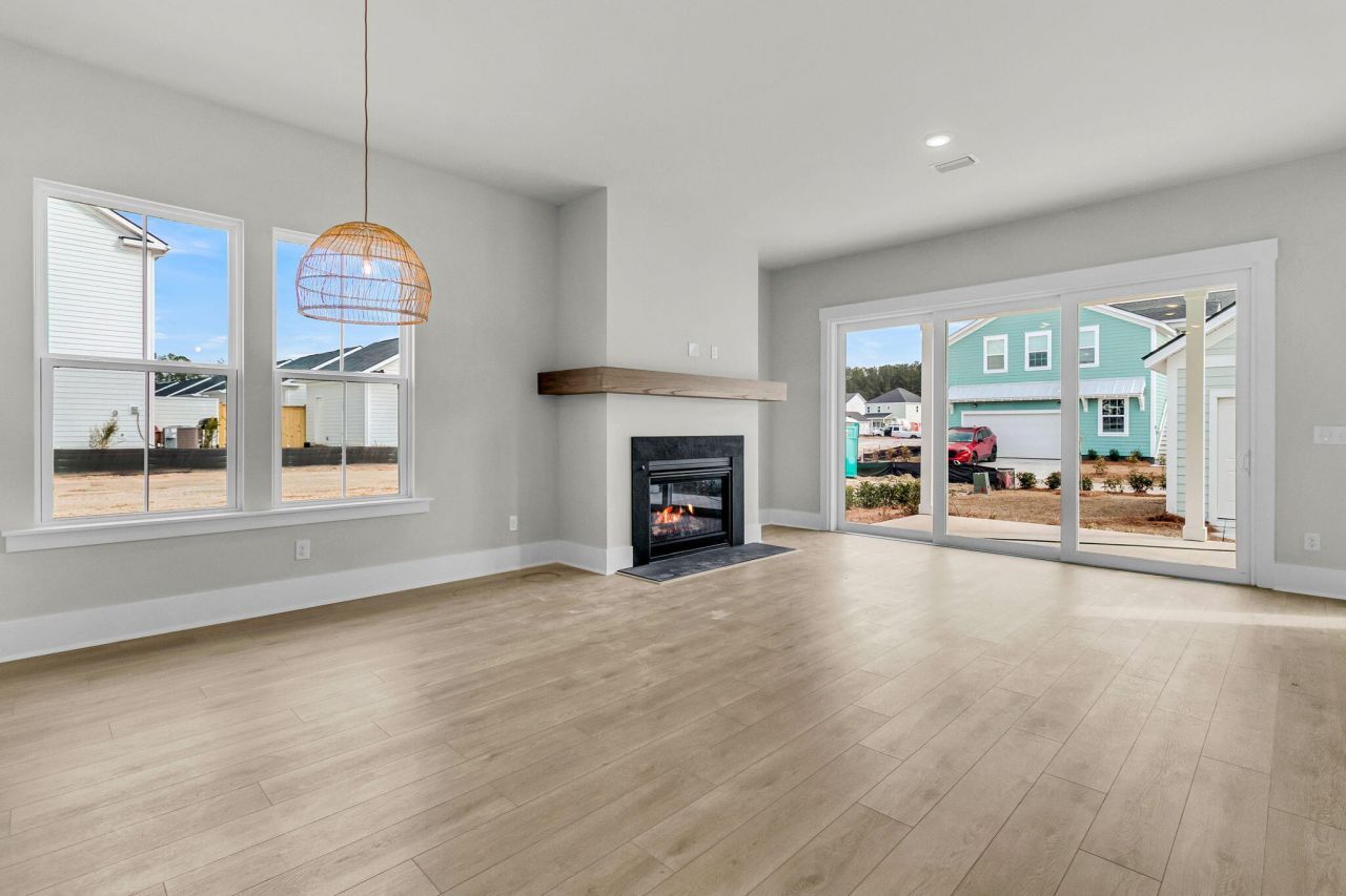 749 Blueway Avenue Photo 14