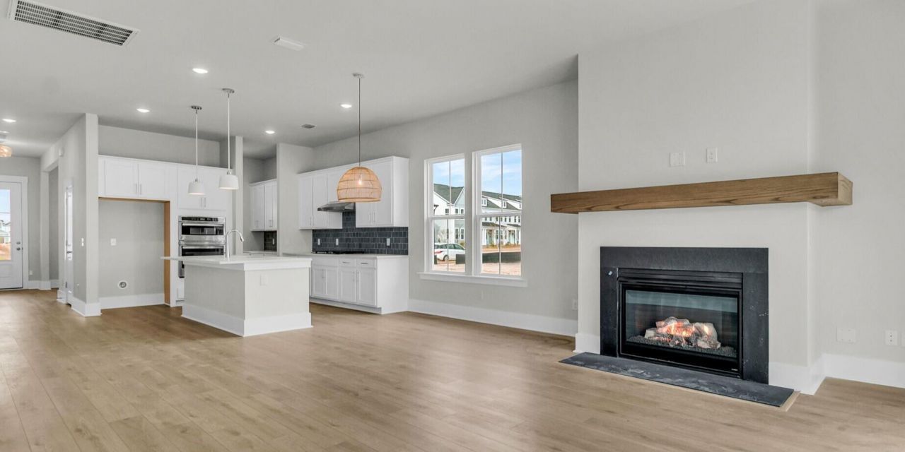 749 Blueway Avenue Photo 16