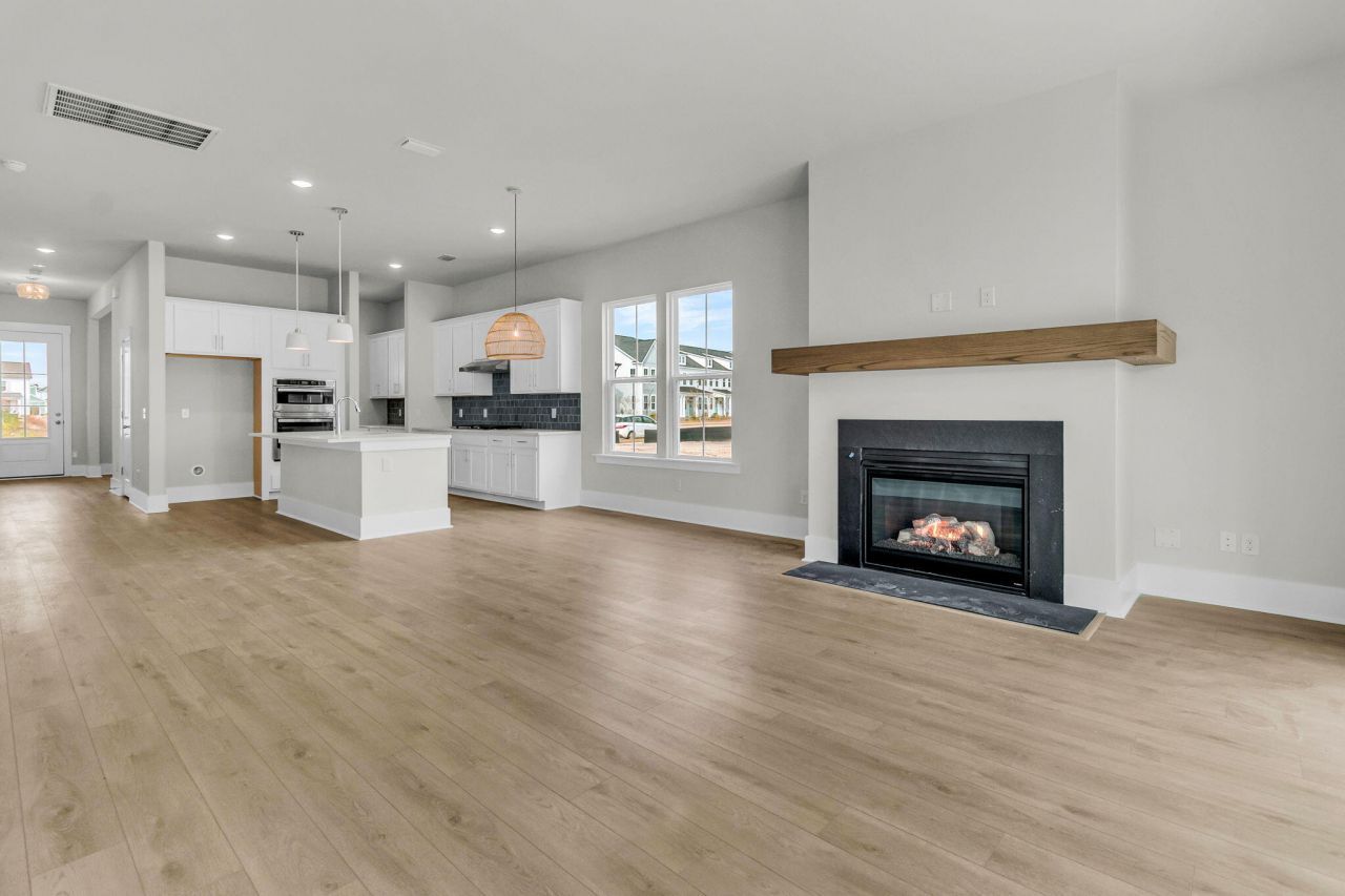 749 Blueway Avenue Photo 17