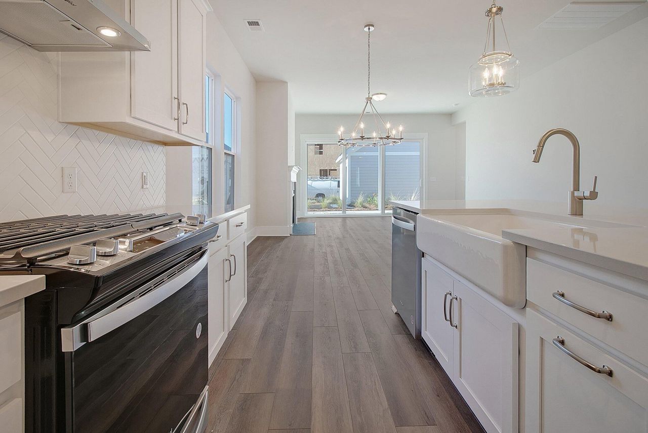 749 Blueway Avenue Photo 30