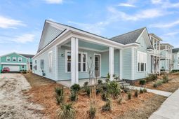 749 Blueway Avenue photo 4