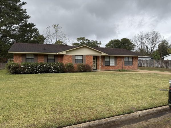 278 Converse Dr., West Point, MS 39773