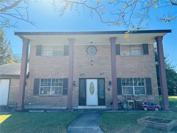 52 CAROLYN Court, Chalmette, LA 70032