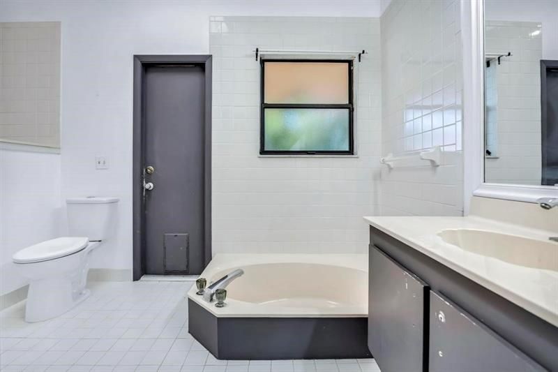 5720 W Waterford Drive, Davie, FL 33331 Photo