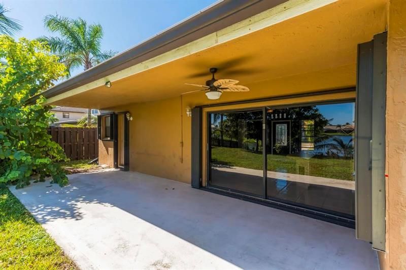 5720 W Waterford Drive, Davie, FL 33331 Photo