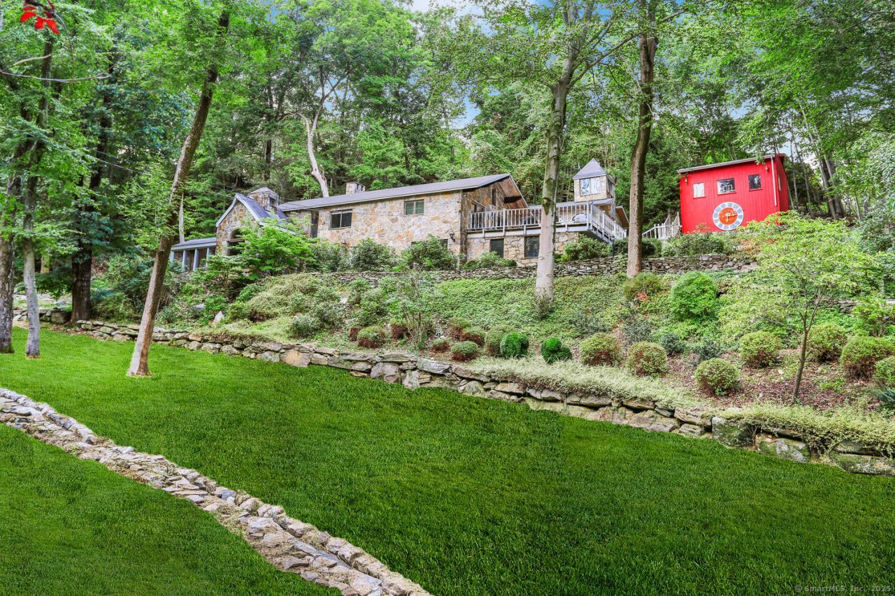 198 Steep Hill, Weston, CT 06883 Main Photo