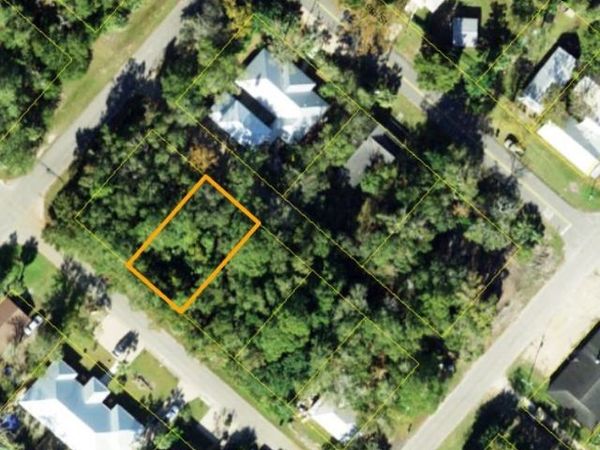 197 10Th Street, Apalachicola, FL 32320