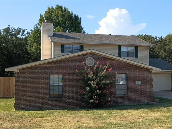 221 Addison Street, Lake Dallas, TX 75065