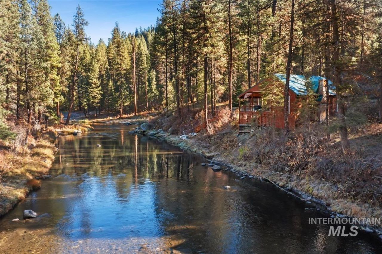 72 Thunder Road, Garden Valley, ID 83622 Main Photo