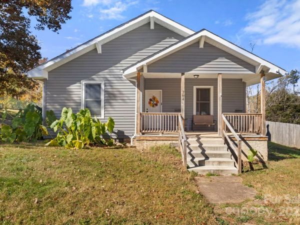 204 Shelby Street, Hickory, NC 28601