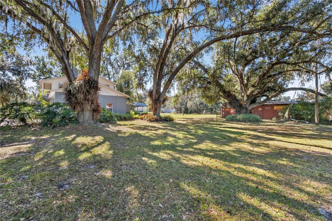 2203 Hidden Pond Road, Plant City, FL 33565 Photo