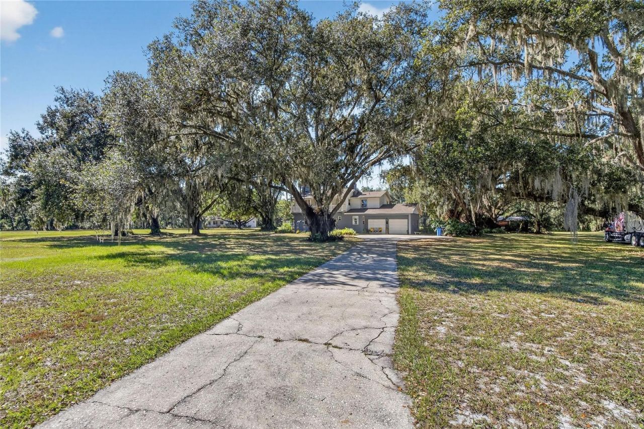 2203 Hidden Pond Road, Plant City, FL 33565 Photo
