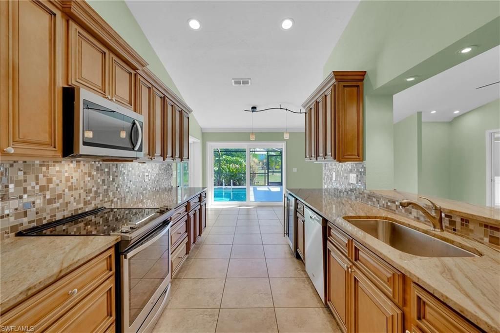 17040 Pleasure Rd, Cape Coral, FL 33909 Photo