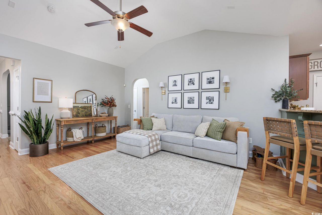 575 Shaftesbury Ln. Photo 10