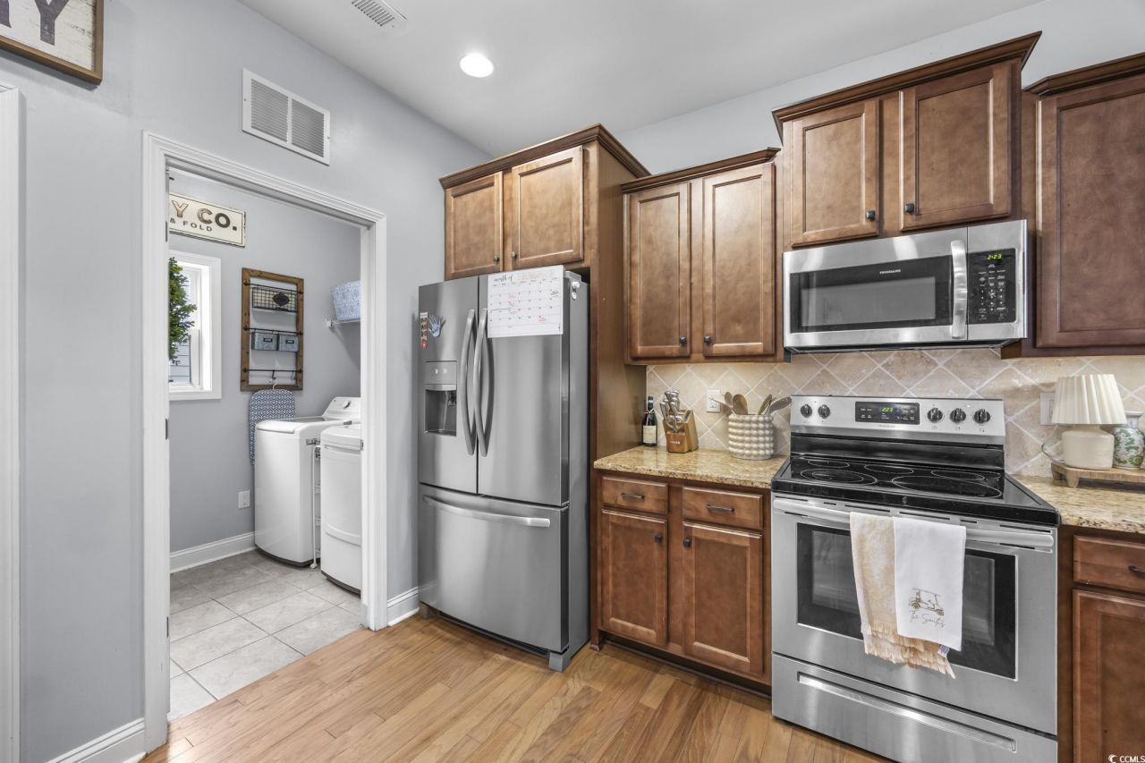 575 Shaftesbury Ln. Photo 18