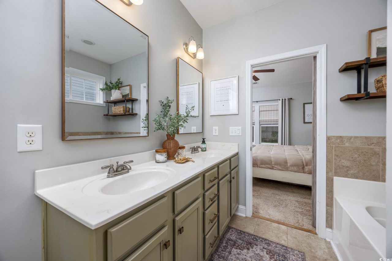 575 Shaftesbury Ln. Photo 24