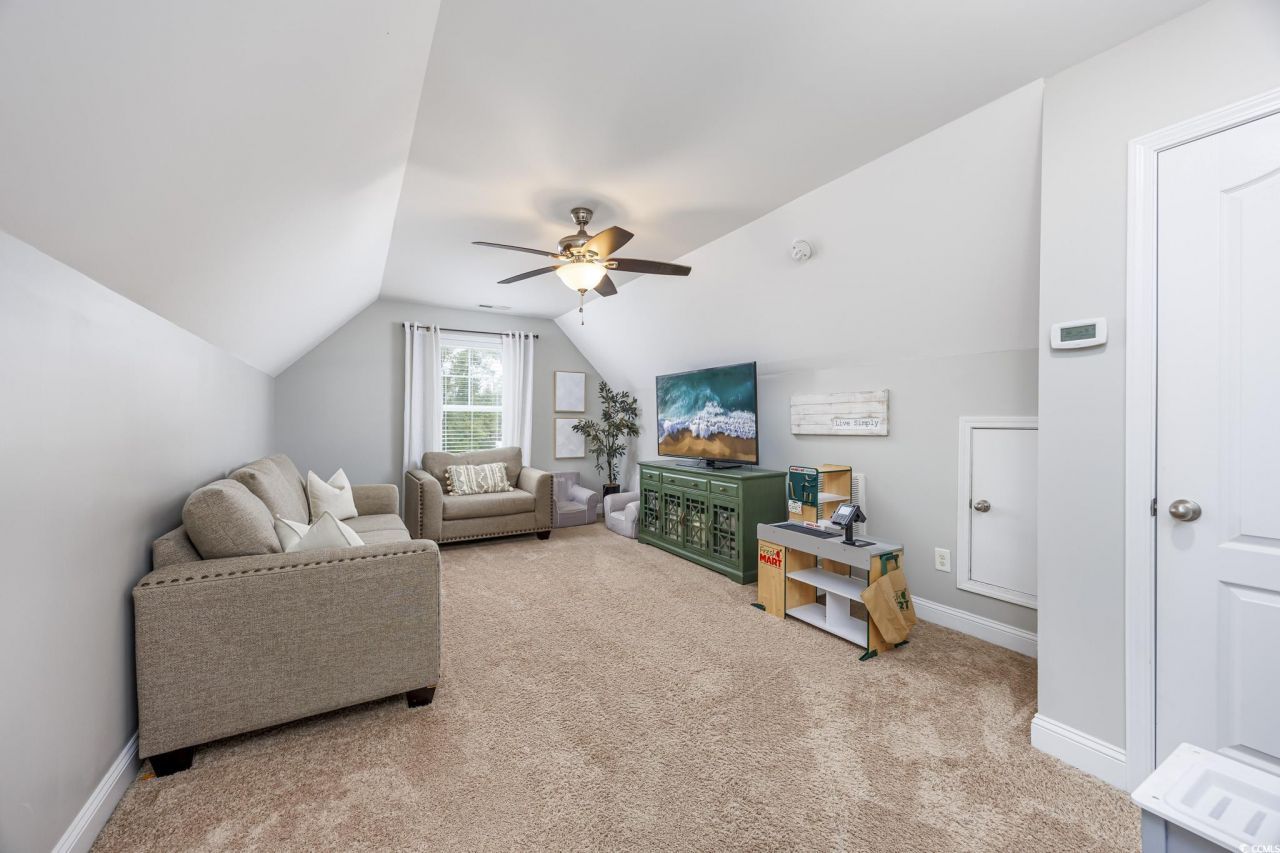 575 Shaftesbury Ln. Photo 29