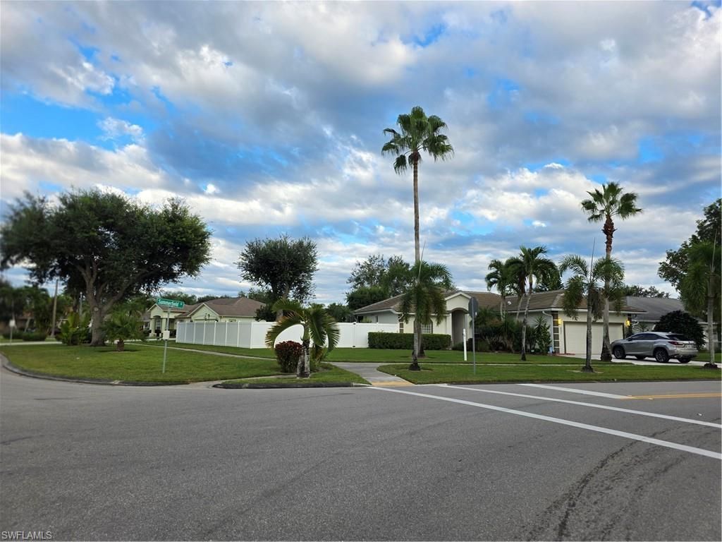 857 Summerfield Dr, Naples, FL 34120 Main Photo