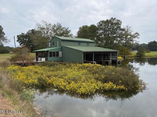 2100 Harperville Road Road, Forest, MS 39074