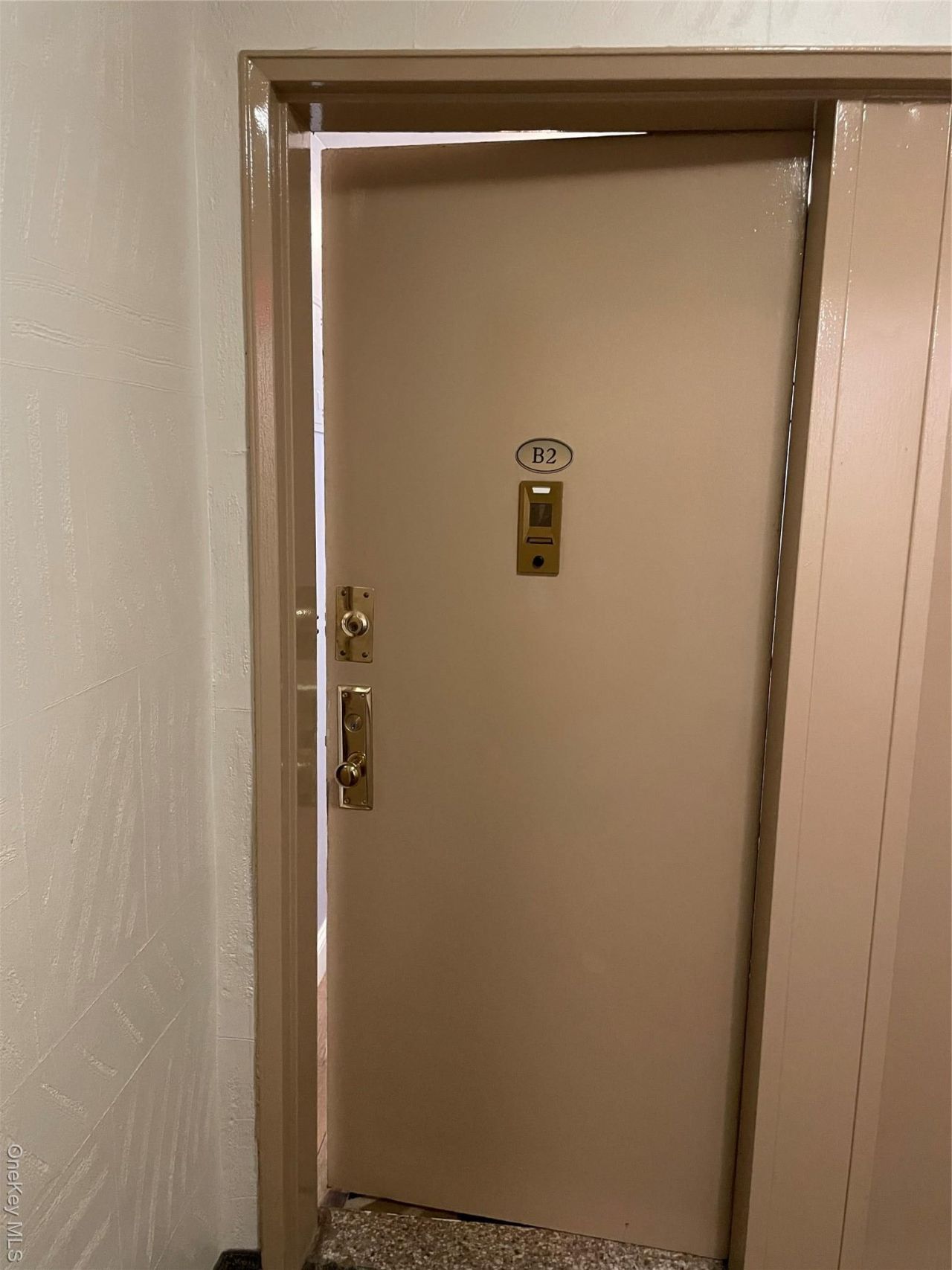 1296 Midland Avenue, Unit B2, Yonkers, NY 10704 Main Photo