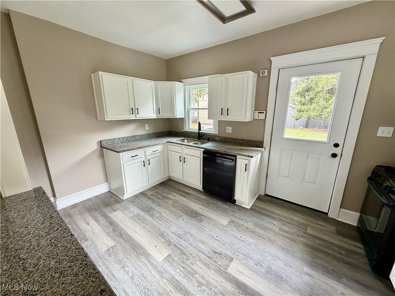 2049 West Boulevard, Cleveland, OH 44102 Photo 23