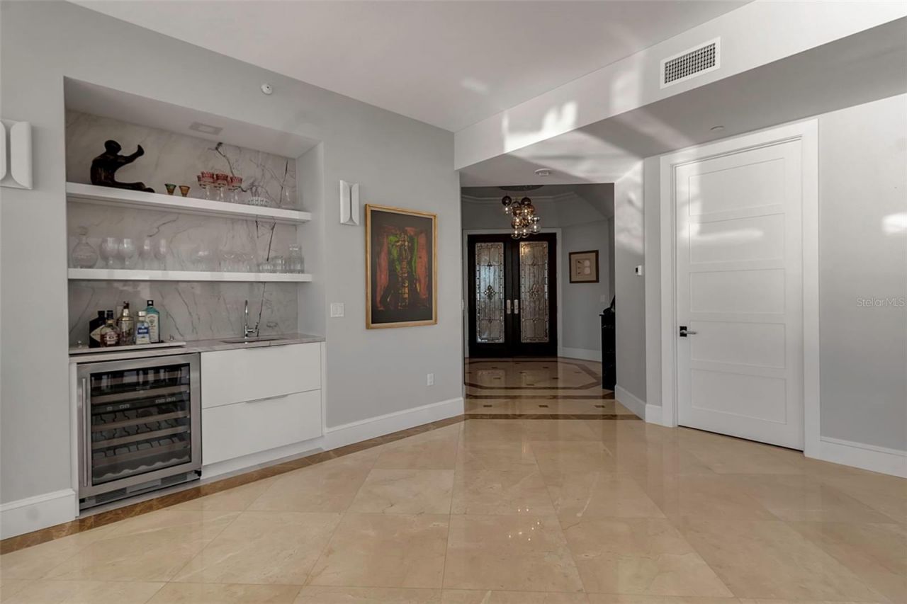 415 L Ambiance Drive, Unit A801, Longboat Key, FL 34228 Photo