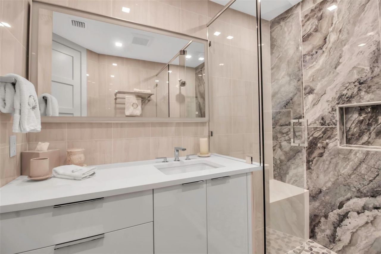 415 L Ambiance Drive, Unit A801, Longboat Key, FL 34228 Photo