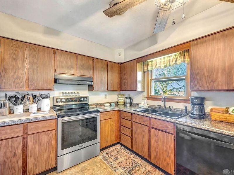 547 Lakengren Drive, Eaton, OH 45320 Photo 14